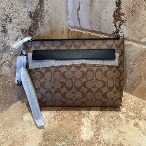 NWT Coach Carry All Pouch in Signature Canvas QB/Tan
